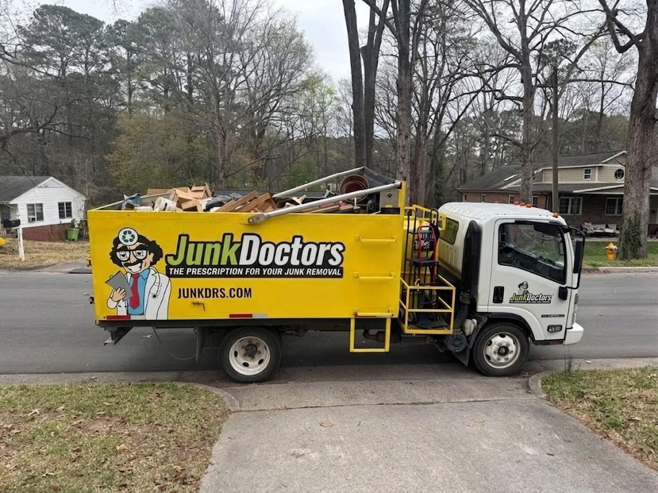 Junk Doctors crew serving Cary